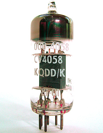 6C4WA/CV4058/M8080-MULLARD BOX ANODE MATCHED PAIR 6C4WA/CV4058/M8080-MULLARD BOX ANODE MATCHED PAIR